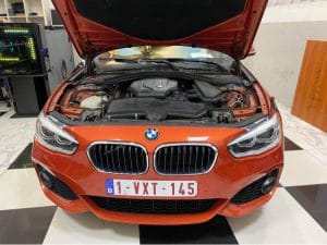 Réparation d'une bmw orange